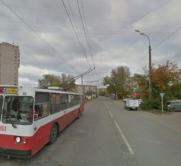 Банкомат Уральского Банка Реконструкции и Развития по адресу ул. Клубная,  д. 79 Б